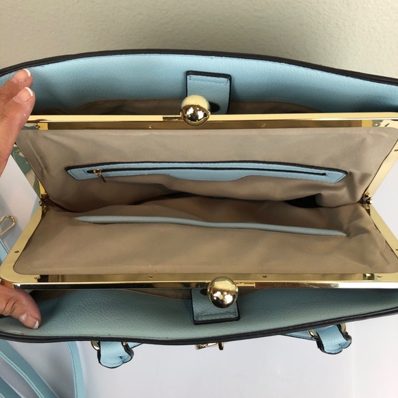 Super cute light blue purse - Picture 7 of 9